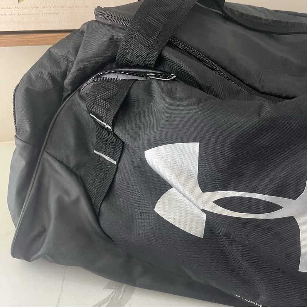 Under Armour, Black sports Duffel Bag